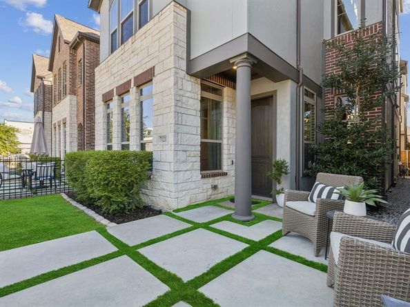 7121  Laurel Ridge , Dallas Texas 75231