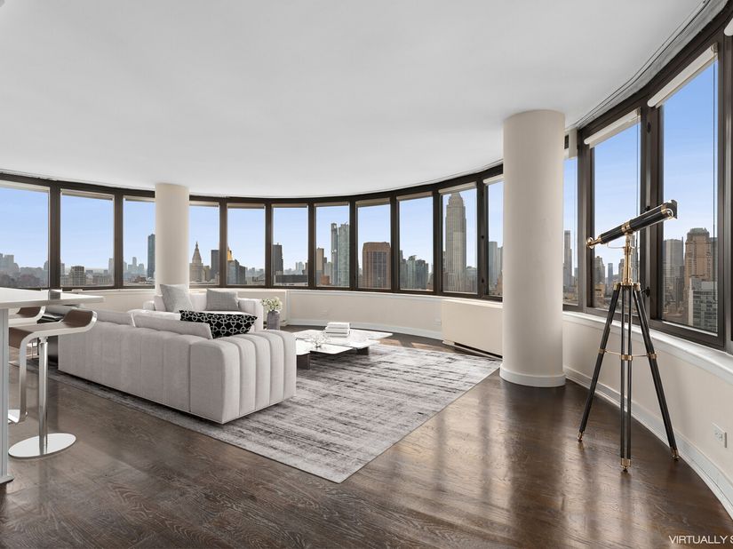 330 East 38th Street 50D, New York NY 10016