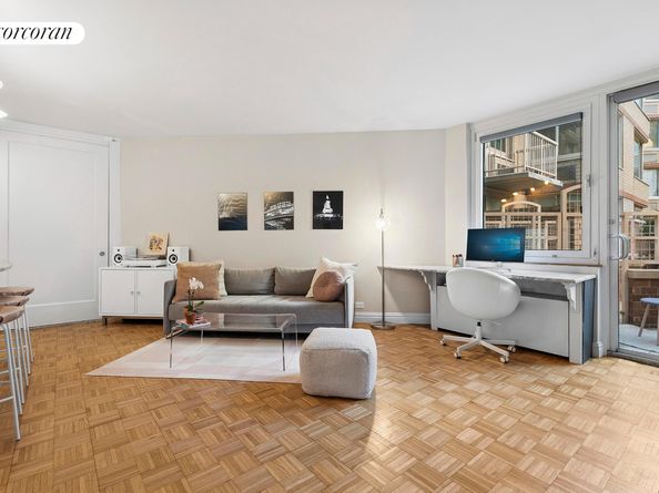 393 West 49th Street 2FF, New York NY 10019