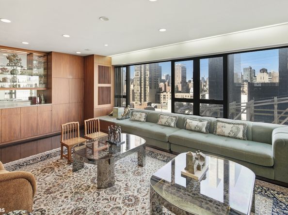 425 East 58th Street 15F, New York NY 10022