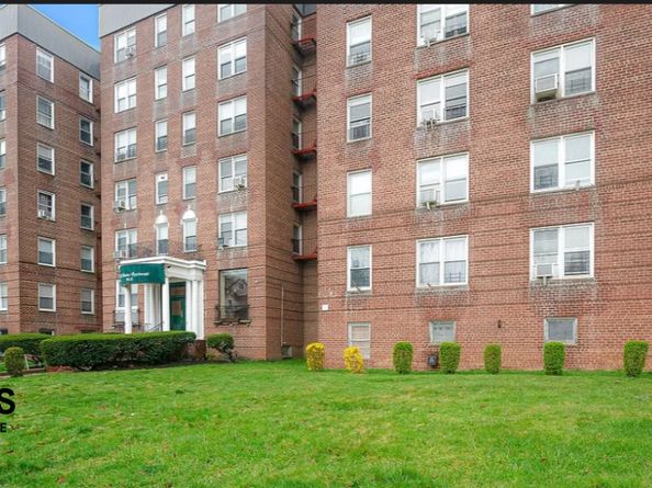 143-25 84th Drive 1D, Queens NY 11435