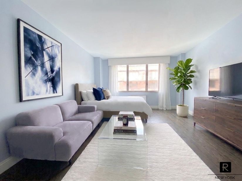 350 West 50th Street 4RR, New York NY 10019