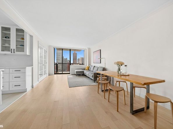 171 East 84th Street 22C, New York NY 10028