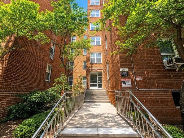 701 Gerald Court 2E, Brooklyn NY 11235