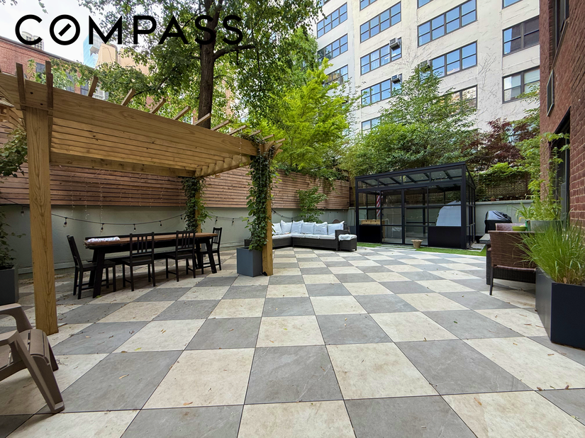 50 King Street 1B, New York NY 10014