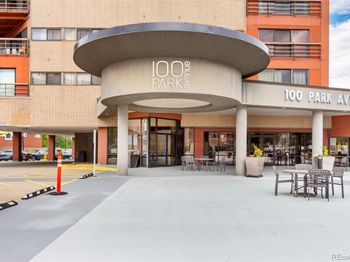 100 W Park Avenue