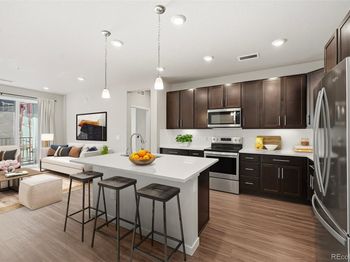 420 E Fremont Place