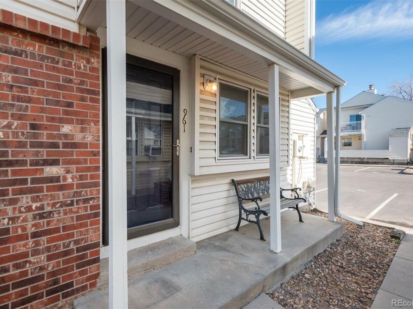 961 S Pitkin Court, Aurora CO 80017