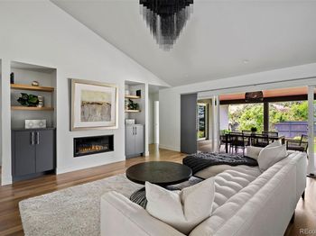 3961 S Clermont Street