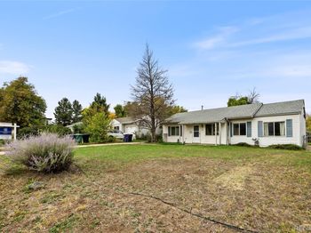 3061 S Dahlia Street