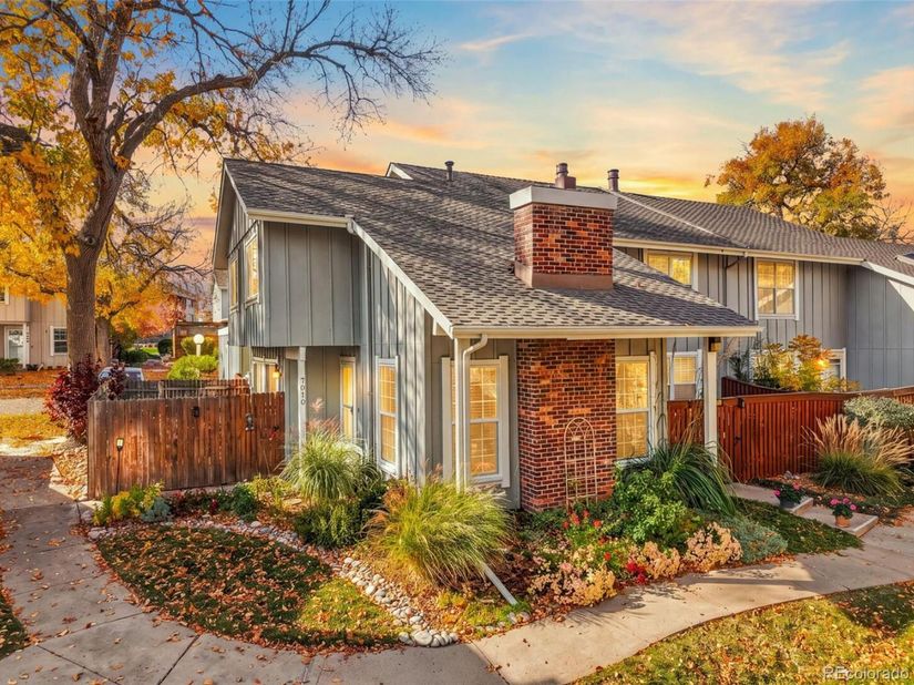 7010 S Knolls Way, Centennial CO 80122
