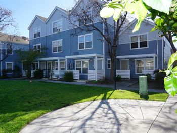 2057 E San Antonio Street