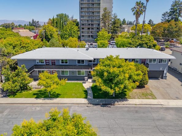 Dunster, Campbell CA 95008