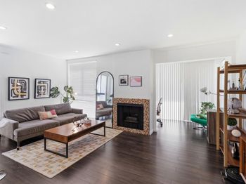 425 Anchor Road