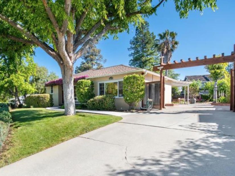 22071 Hibiscus Drive, Cupertino CA 95014