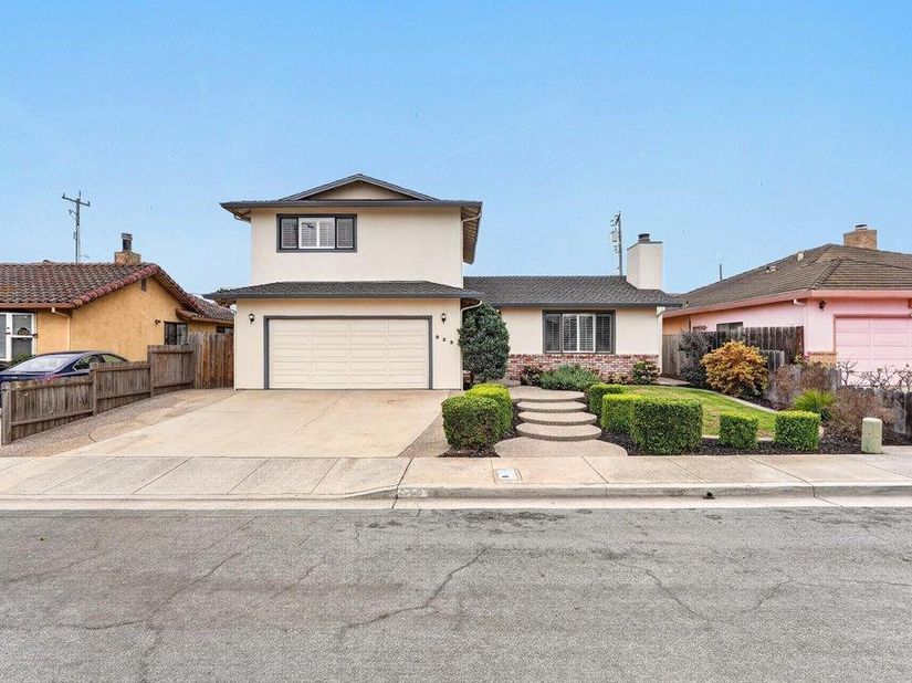 929 Lake Village Drive, Watsonville CA 95076