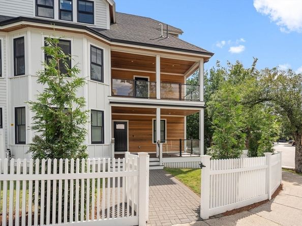 177 Thorndike St 1, Brookline MA 02446