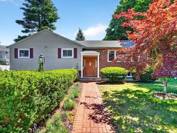 32 Bobolink Rd