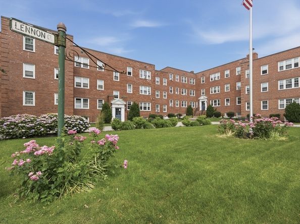 25 Lennon Court 29, Boston MA 02127