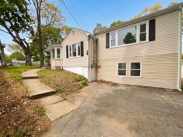 146 Hayward St, Braintree MA 02184