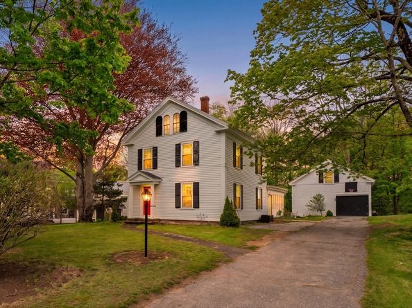 10 Maple, Sturbridge MA 01566