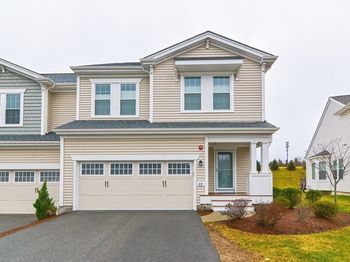22 Locust Ln