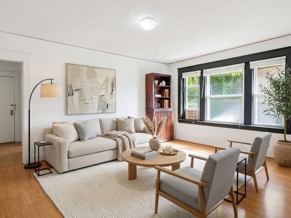 1607 Commonwealth Ave 04, Boston MA 02135