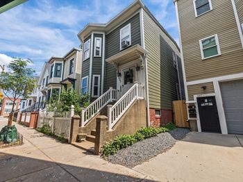 589 Saratoga St