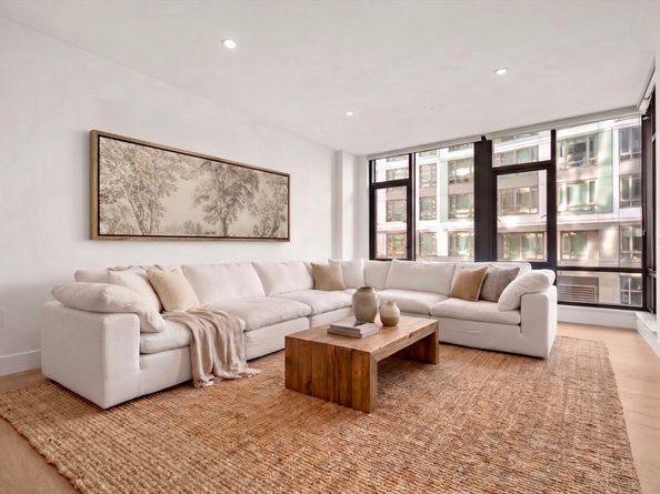 40 Traveler St 207, Boston MA 02118