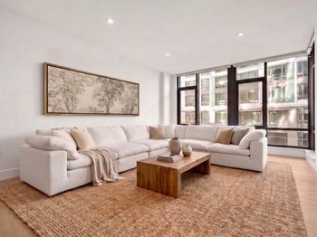 40 Traveler St