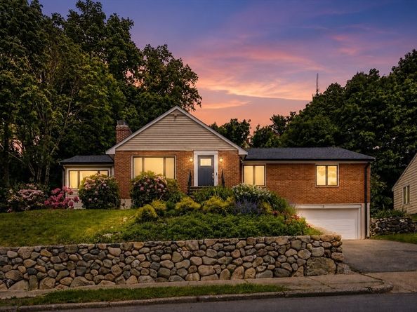 18 Travis Dr, Newton MA 02467