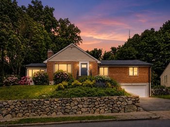 18 Travis Dr