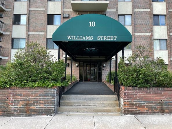 10 Williams St 34, Watertown MA 02472