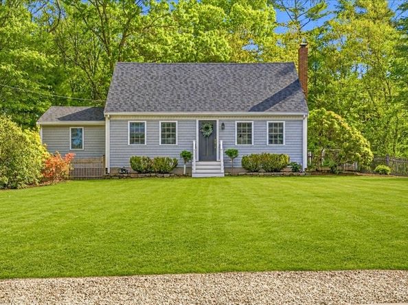 16 Churchill Rd, Plympton MA 02367