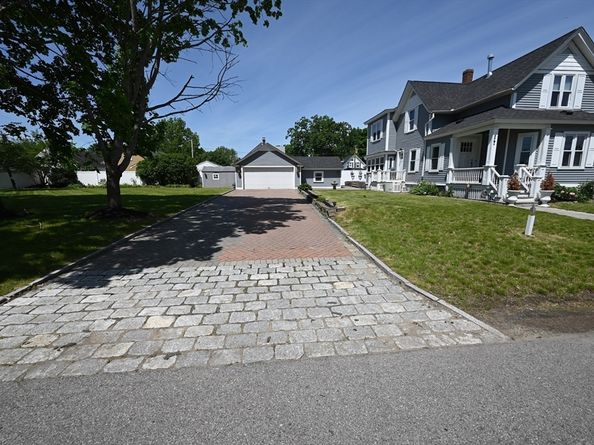 24 Brouilette St 24, Chelmsford MA 01863