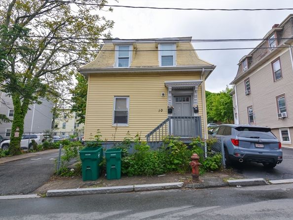 10 Essex Ct, Lynn MA 01902