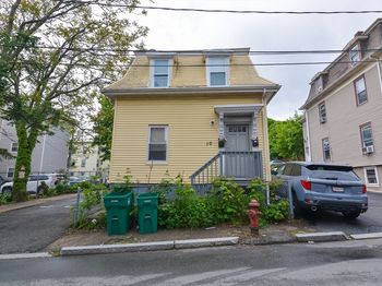 10 Essex Ct