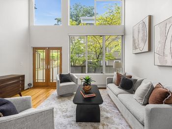 16 Ellery Square