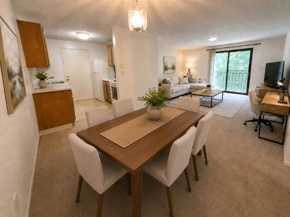 25 Village Rock Ln 12, Natick MA 01760
