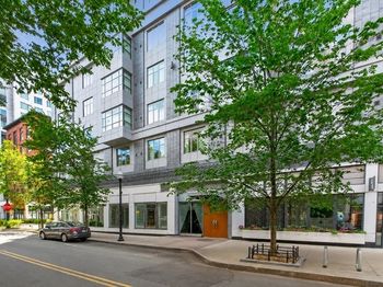 375 Canal St