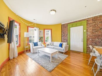 12-14 Everett St