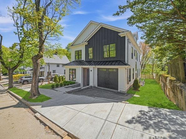 28 Chandler Pl, Newton MA 02464