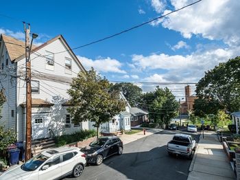 20 Hatch St