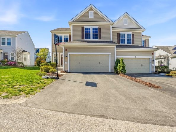 25 Spruce St 25, Hopkinton MA 01748