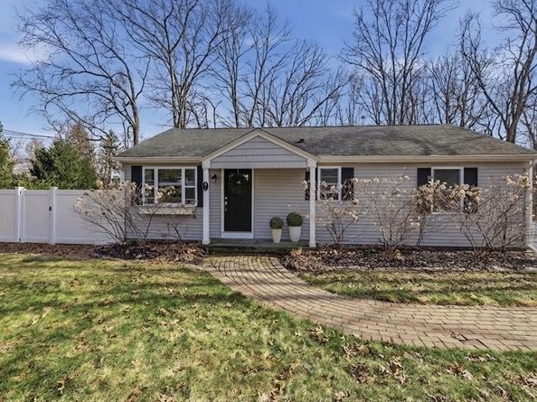 7 Maplewood Road, Shrewsbury MA 01545