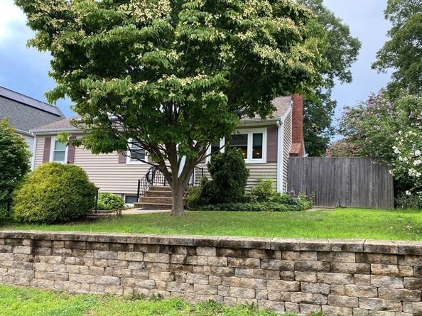 12 Welsford St, Brockton MA 02302