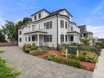 8 Sycamore St