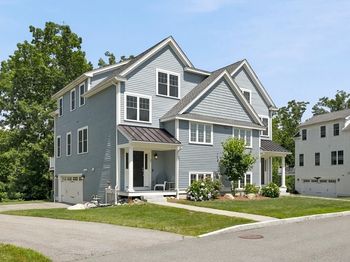 27 Clarks Hill Ln