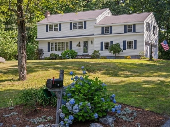 11 Hickory Rd, Southborough MA 01772