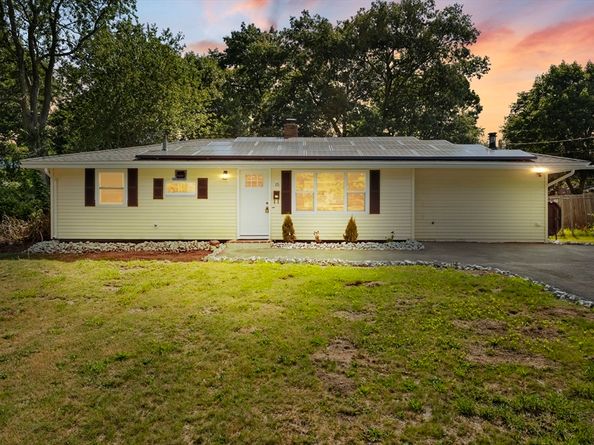15 Clara Rd, Brockton MA 02302